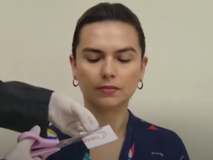 Segundo passo: cortar a bandagem do orbicular dos olhos – Motility Oral 